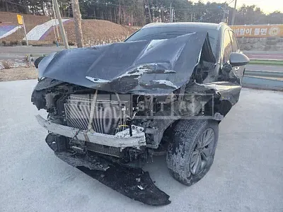 Photo 1 of 21: 2021 Genesis GV70, VIN KMTMA81BDMU028280 — Korean insurance auction