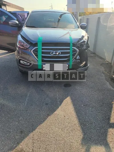 Photo 1 of 5: 2014 Hyundai Tucson ix — Korean insurance auction