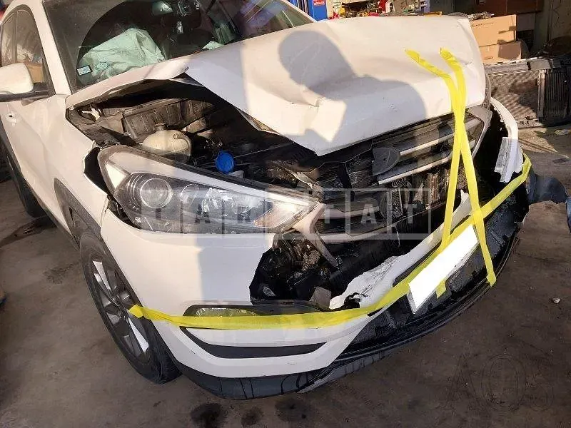 Photo 2 of 44: 2015 Hyundai Tucson, VIN KMHJ3815GGU141376 — Korean insurance auction