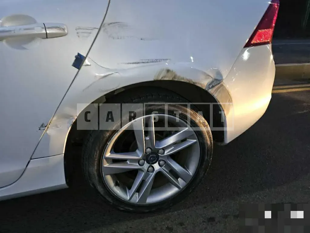 Photo 2 of 7: 2015 Volvo S60D4 — Korean insurance auction