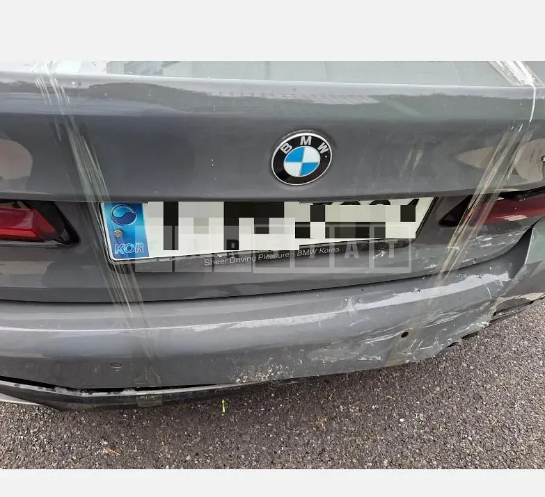 Photo 2 of 11: 2021 BMW 520i — Korean insurance auction