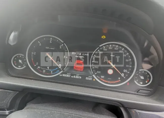 Photo 2 of 9: 2015 BMW 520d, VIN WBA5E5106FG064222 — Korean insurance auction