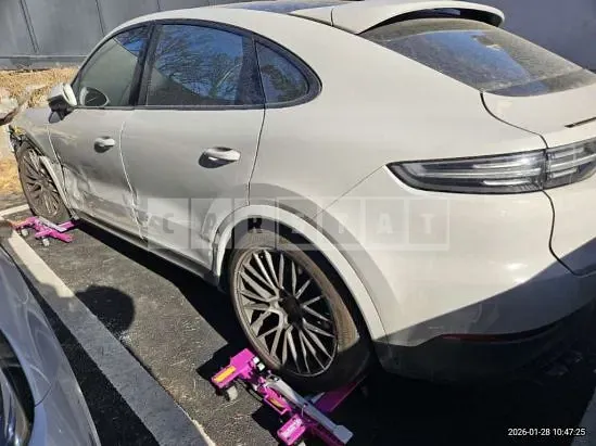 Photo 2 of 12: 2022 Porsche Cayenne Coupe (5-Seater) — Korean insurance auction