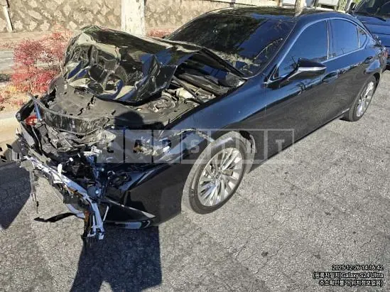 Photo 2 of 20: 2019 Lexus ES300h, VIN JTHB21B15K2044449 — Korean insurance auction