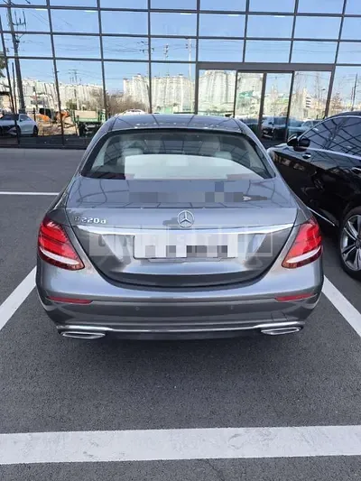 Photo 1 of 6: 2016 Mercedes-Benz E220 d — Korean insurance auction