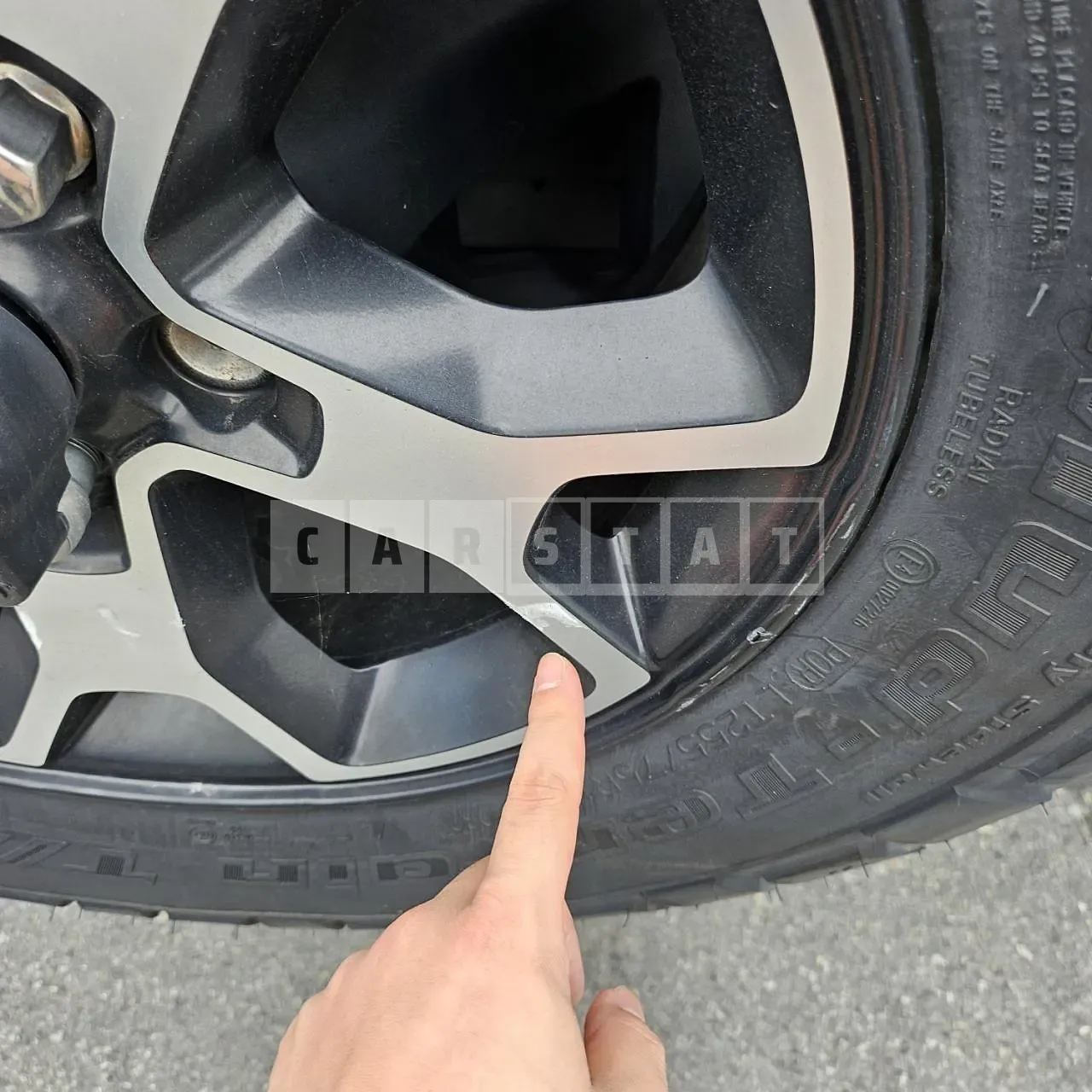 Photo 2 of 3: 2020 Jeep Wheel Zip Wrangler Rubicon Wheel, VIN 1C4HJXFN0LW244437 — Korean insurance auction