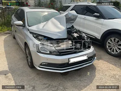 Photo 1 of 13: 2015 Volkswagen Jetta 2.0 TDI Premium, VIN WVWZZZ16ZFM025940 — Korean insurance auction