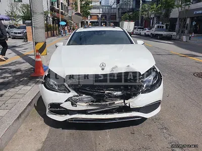Photo 1 of 50: 2019 Mercedes-Benz E300, VIN WDDZF4JB9KA577125 — Korean insurance auction
