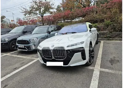 2024 BMW 750e xDrive