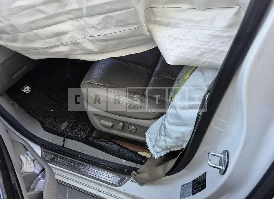 Photo 2 of 17: 2016 Kia Carnival Limousine — Korean insurance auction