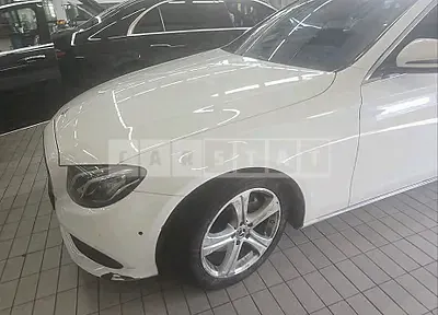 Photo 1 of 27: 2017 Mercedes-Benz E 200 — Korean insurance auction