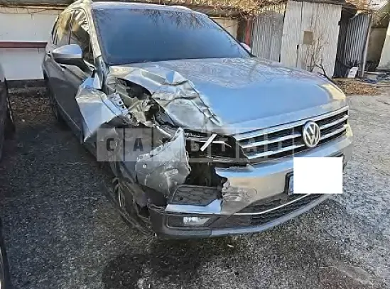 Photo 2 of 17: 2020 Volkswagen Tiguan Allspace 2.0 TDI — Korean insurance auction