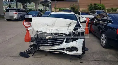 Photo 1 of 10: 2019 Mercedes-Benz E200 d 4Matic — Korean insurance auction