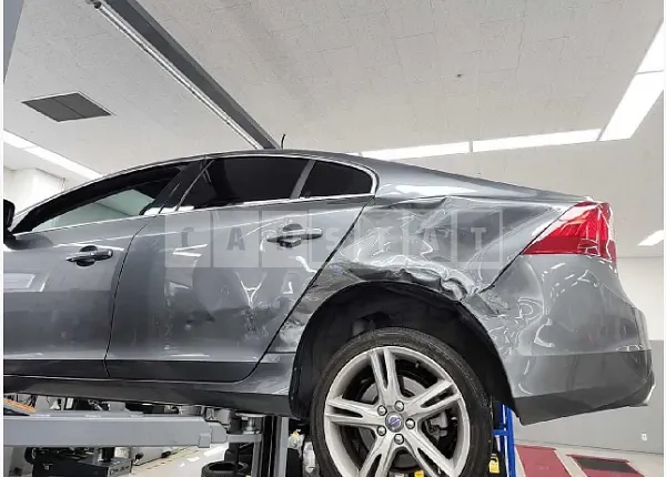 Photo 2 of 24: 2017 Volvo S60 D4 — Korean insurance auction