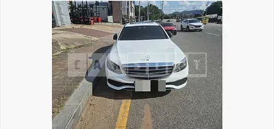 Photo 1 of 23: 2016 Mercedes-Benz E220 d — Korean insurance auction