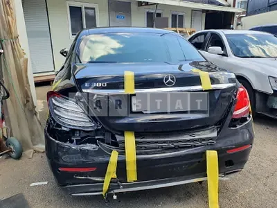 Photo 1 of 13: 2019 Mercedes-Benz E 300, VIN WDDZF4JB7KA649245 — Korean insurance auction