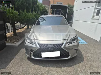 Photo 1 of 13: 2022 Lexus ES300h, VIN JTHBA1C12N2011981 — Korean insurance auction