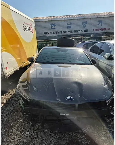 Photo 1 of 18: 2020 Kia K5 — Korean insurance auction