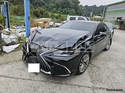 Photo 1 of 16: 2022 Lexus ES300h, VIN JTHBA1C13N2010158 — Korean insurance auction