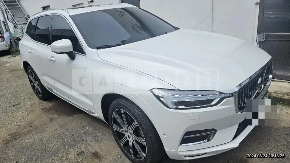 Photo 2 of 8: 2018 Volvo XC60D5 AWD — Korean insurance auction