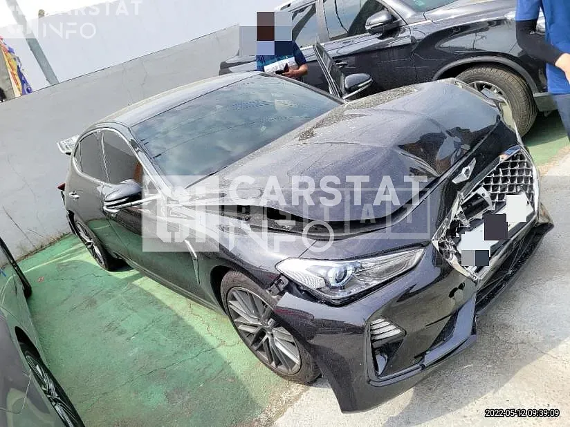 Photo 2 of 17: 2017 Genesis G70 2.0T, VIN KMTG341ABJU003512 — Korean insurance auction