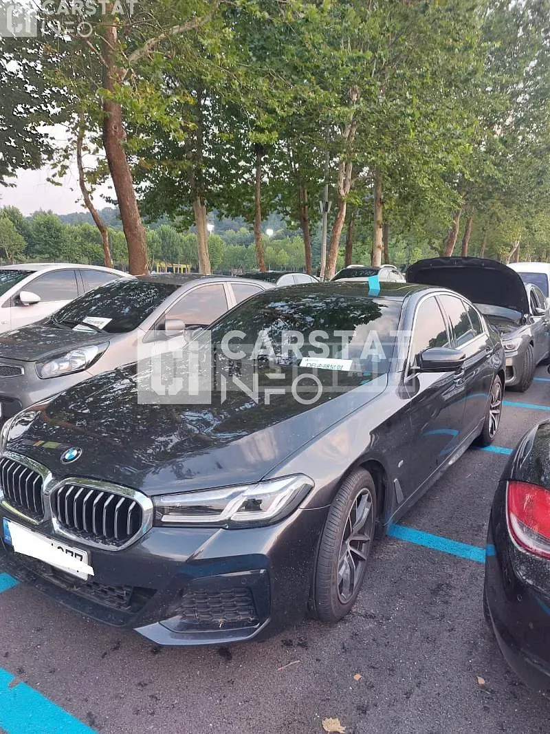 Photo 2 of 12: 2021 BMW 520i, VIN WBA11BH00MCF99696 — Korean insurance auction