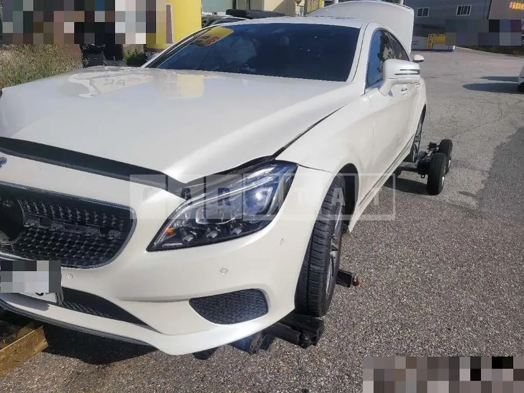 Photo 2 of 9: 2017 Mercedes-Benz CLS250 d 4Matic — Korean insurance auction