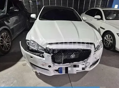 Photo 1 of 19: 2019 Jaguar XJ 3.0d — Korean insurance auction