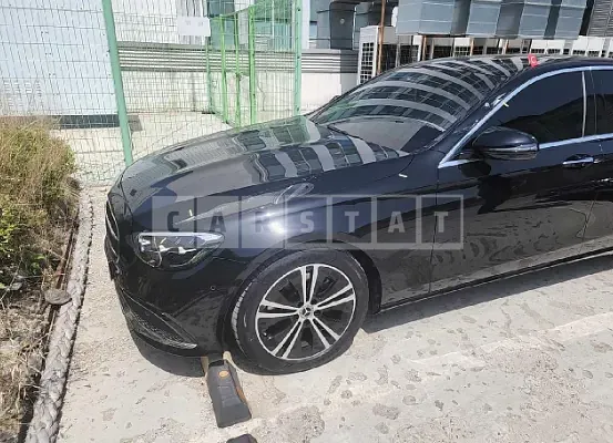 Photo 2 of 19: 2021 Mercedes-Benz E250, VIN W1KZF4FB2MA983775 — Korean insurance auction