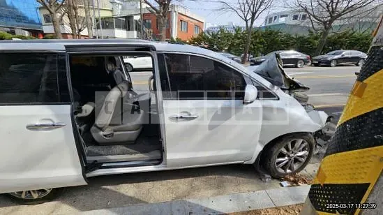 Photo 2 of 33: 2019 Kia Carnival — Korean insurance auction