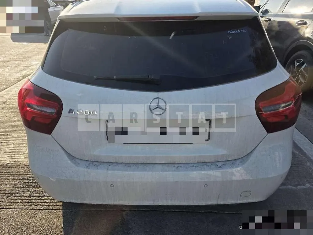 Photo 2 of 11: 2017 Mercedes-Benz A200 — Korean insurance auction