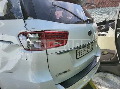 Photo 1 of 17: 2019 Kia Carnival, VIN KNAMB81ABKS475115 — Korean insurance auction