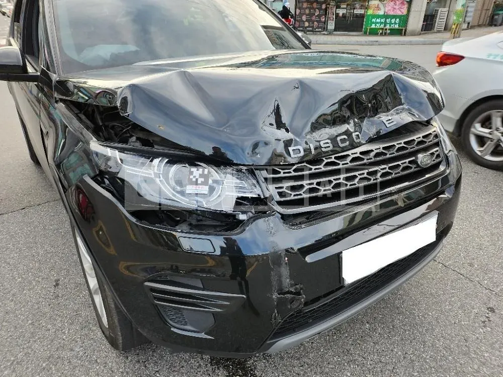 Photo 2 of 12: 2018 Land Rover Discovery Sport 2.0d, VIN SALCA2BNXJH755103 — Korean insurance auction