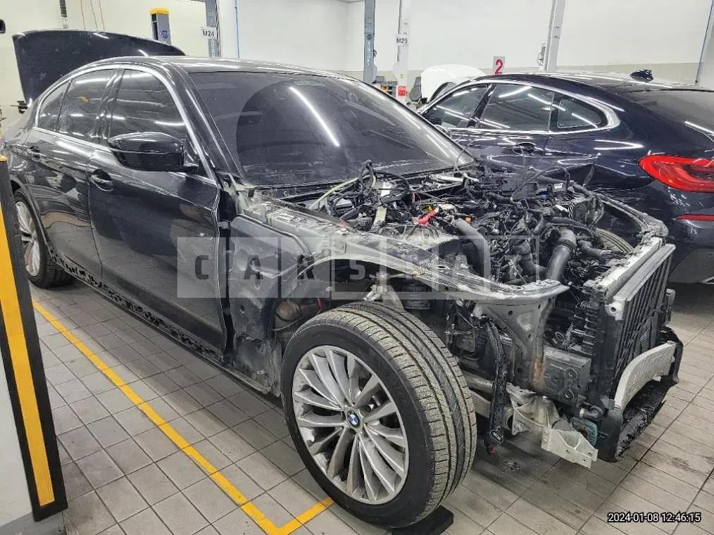 Photo 2 of 40: 2022 BMW 520i, VIN WBA11BH08NWX60499 — Korean insurance auction
