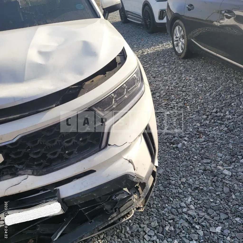 Photo 2 of 18: 2023 Kia Sorento, VIN KNARH81FGPA185808 — Korean insurance auction