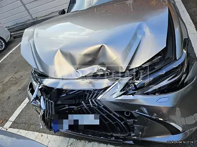 Photo 1 of 18: 2023 Lexus ES300h — Korean insurance auction