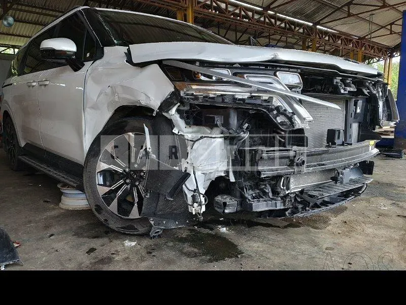Photo 2 of 18: 2021 Kia Carnival, VIN KNANB81BBMS104521 — Korean insurance auction
