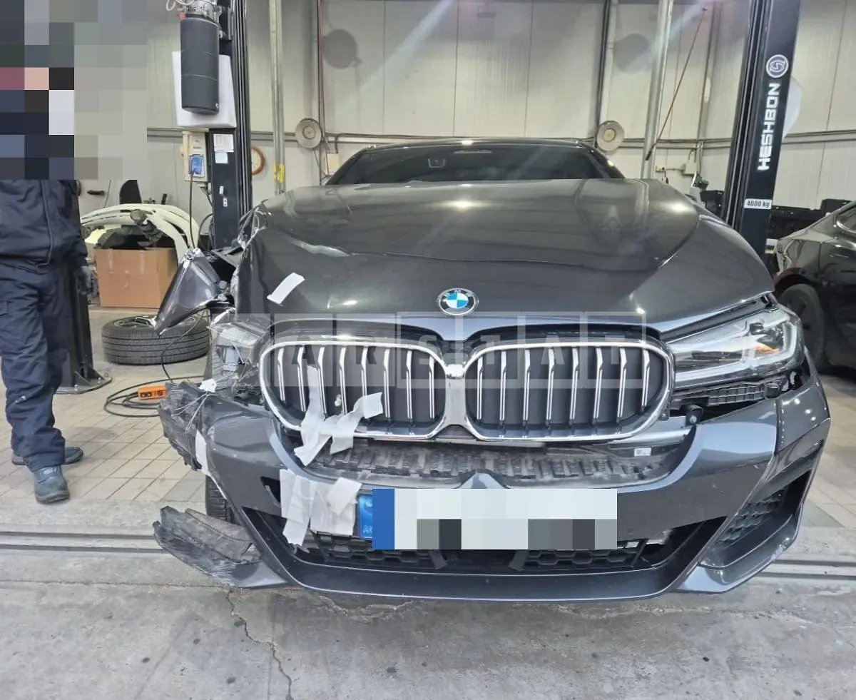 Photo 2 of 39: 2022 BMW 530i xDrive — Korean insurance auction