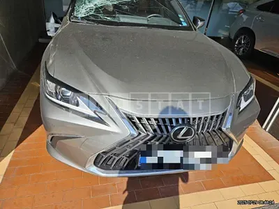Photo 1 of 38: 2023 Lexus ES300h — Korean insurance auction