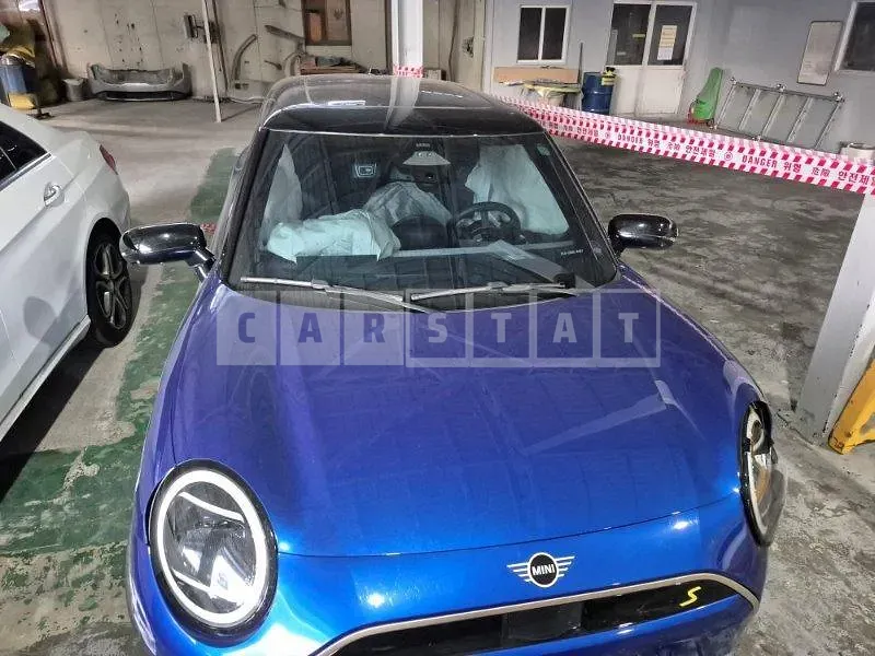 Photo 2 of 48: 2025 MINI Cooper Se, VIN WMW21GC02RTA26069 — Korean insurance auction