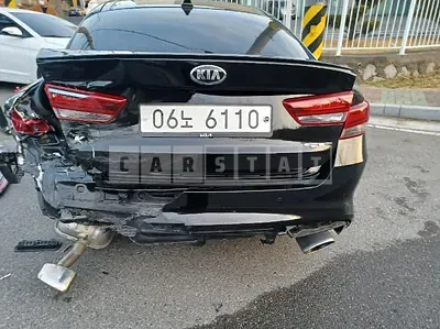 Photo 1 of 50: 2018 Kia K5, VIN KNAGV412BJA224606 — Korean insurance auction