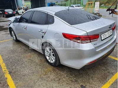 Photo 1 of 9: 2017 Kia K5 2.0 (LPI), VIN KNAGT416BHA123870 — Korean insurance auction