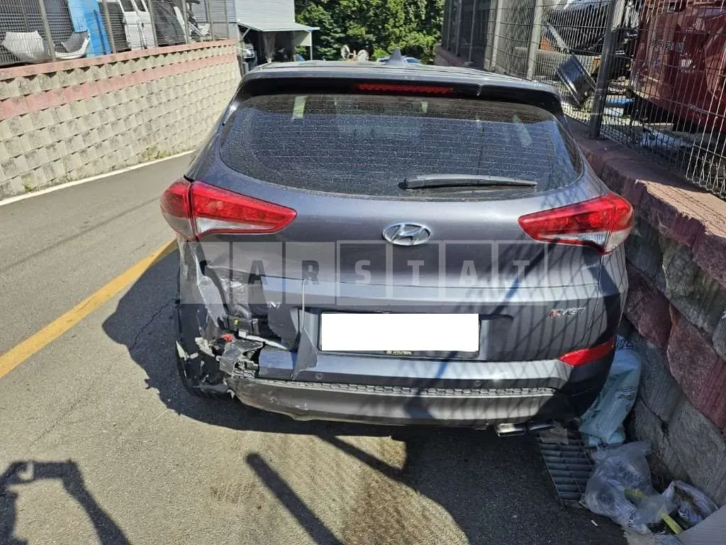Photo 2 of 12: 2016 Hyundai Tucson — Korean insurance auction