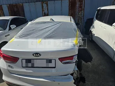 Photo 1 of 5: 2017 Kia K5 — Korean insurance auction
