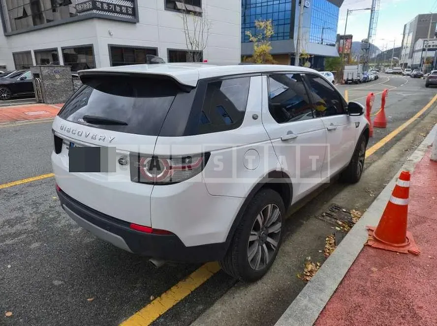 Photo 2 of 12: 2017 Land Rover Discovery Sport 2.0d, VIN SALCA2BNXHH713041 — Korean insurance auction