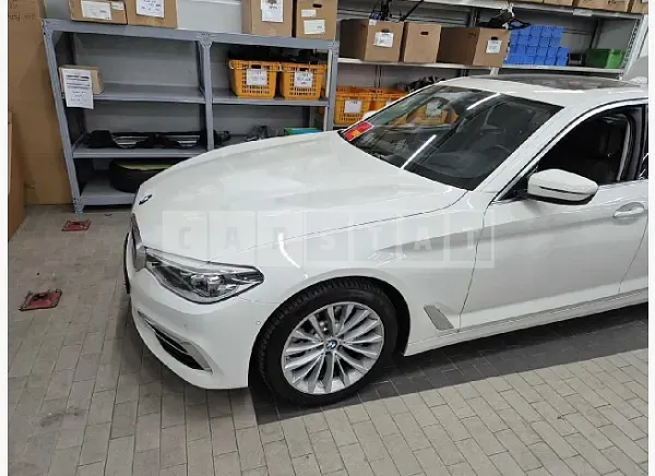 Photo 2 of 23: 2020 BMW 530i Luxury — Korean insurance auction