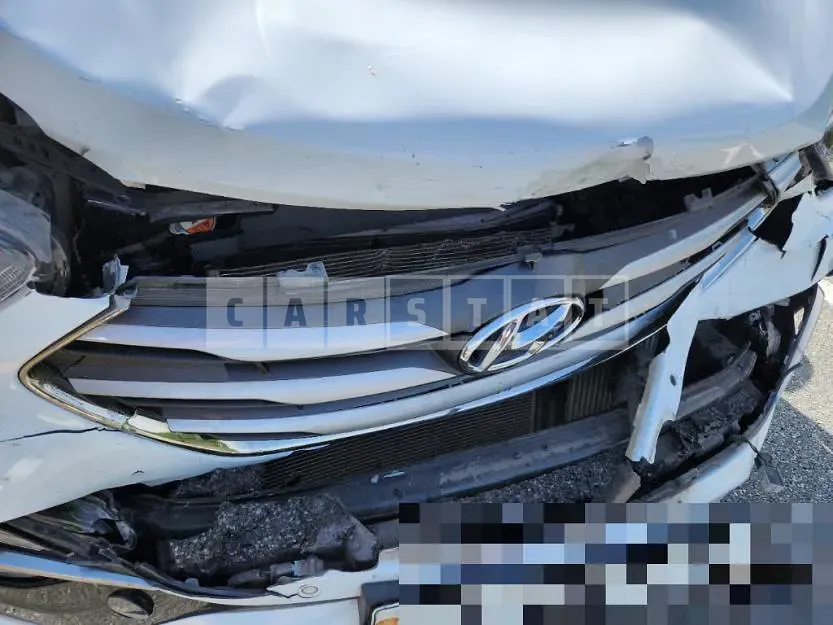 Photo 2 of 15: 2017 Hyundai Santa Fe DM 2.0 — Korean insurance auction
