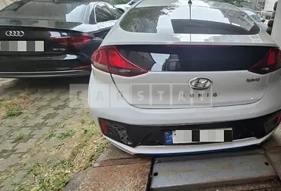 Photo 1 of 12: 2016 Hyundai IONIQ Hybrid — Korean insurance auction