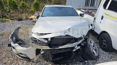 Photo 1 of 12: 2018 BMW 330i — Korean insurance auction
