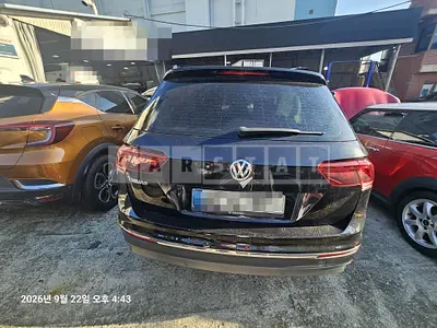 Photo 1 of 17: 2020 Volkswagen Tiguan — Korean insurance auction